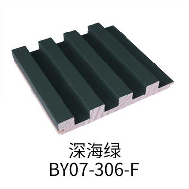 Stěnové panely s lamelami z masivního dřeva